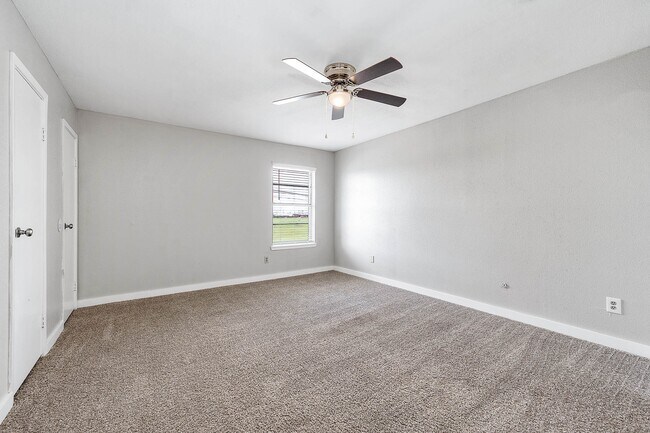 Building Photo - 4620 W Orange St