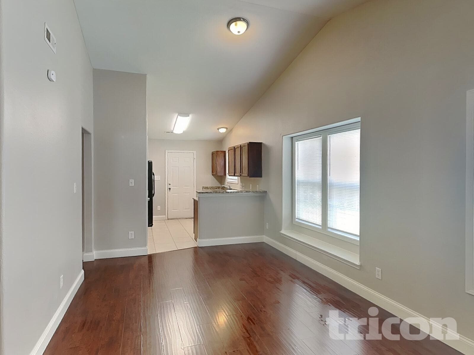 Building Photo - 10417 Hugue Way