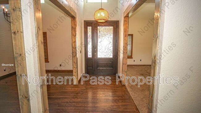 Building Photo - 612 Willow Glen Dr