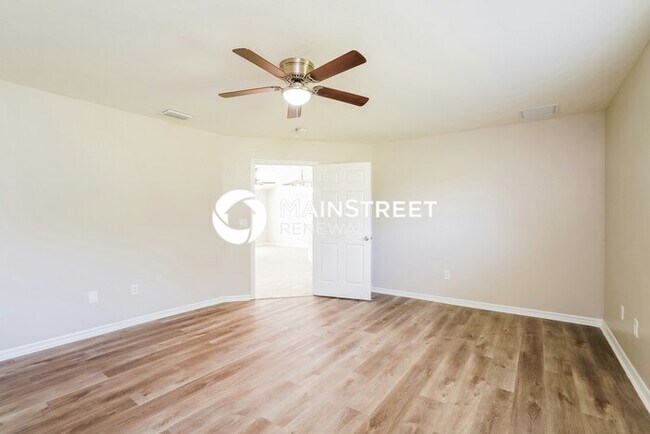 Building Photo - 820 SW 11th Pl