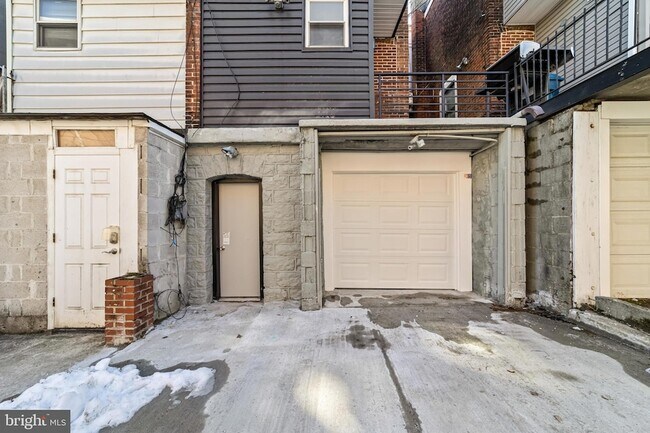 Building Photo - 4707 Sansom St