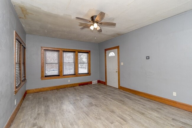 Building Photo - 2319 Hecker Ave