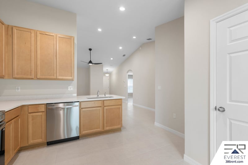 Building Photo - 12 Llovera Pl