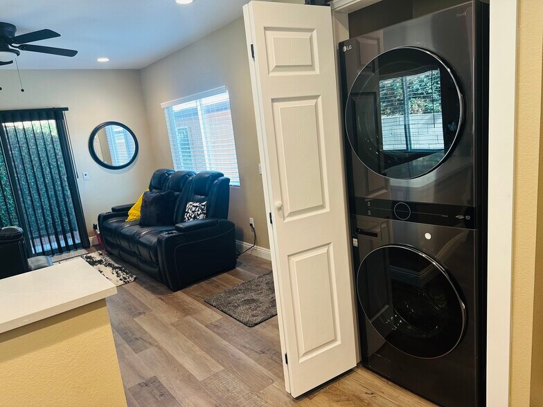 Washer and dryer - 332 Ledgewood Ln