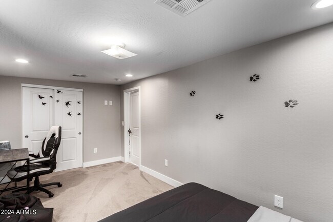 Building Photo - 2644 E Sylvia St