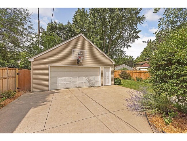 Building Photo - 6024 Kellogg Ave