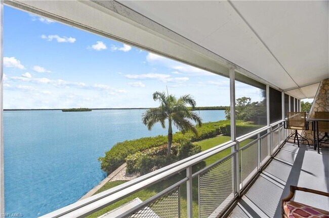 Building Photo - 330 Kon Tiki Dr