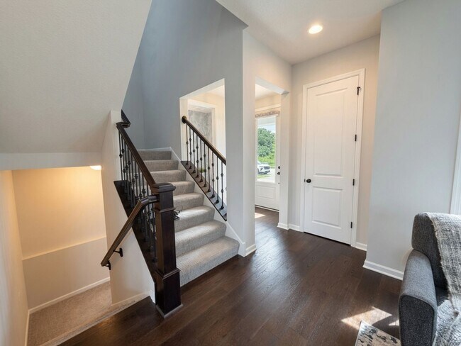 Building Photo - Gorgeous 3bed 3bath Home, Nestled in The Desirable Harvest West Neighborhood of Chaska