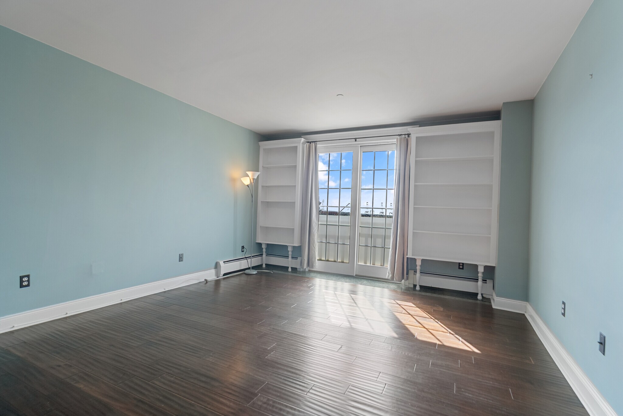 Building Photo - 100 Shearwater Ct E