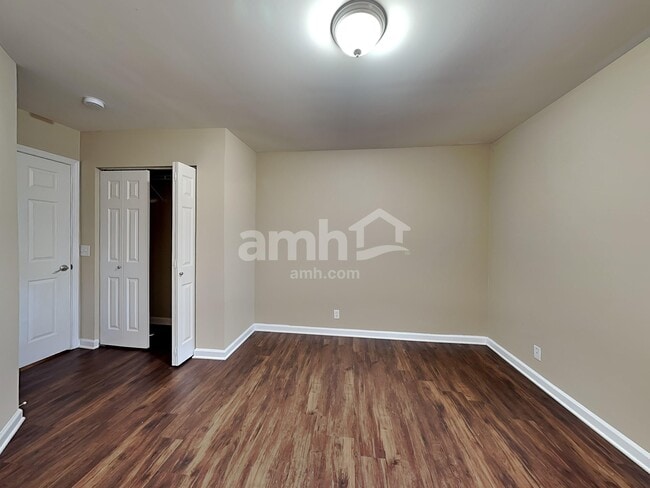 Building Photo - 112 Settlers Way