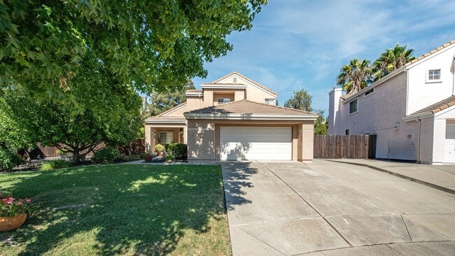 Building Photo - 4 BR/3BA Home in Laurel Creek with Park-Like Backyard!