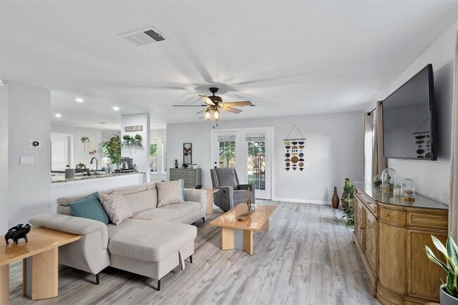 Building Photo - 1213 Faber Dr