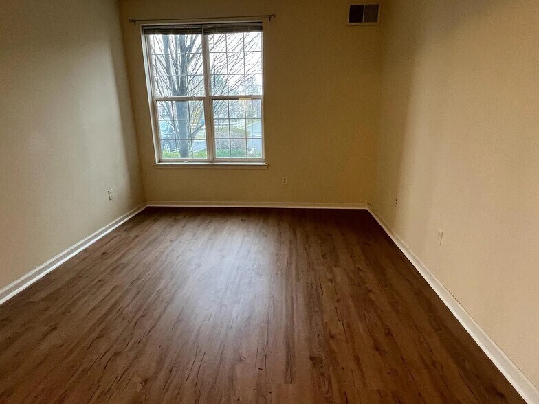 Building Photo - 1314 Sierra Dr