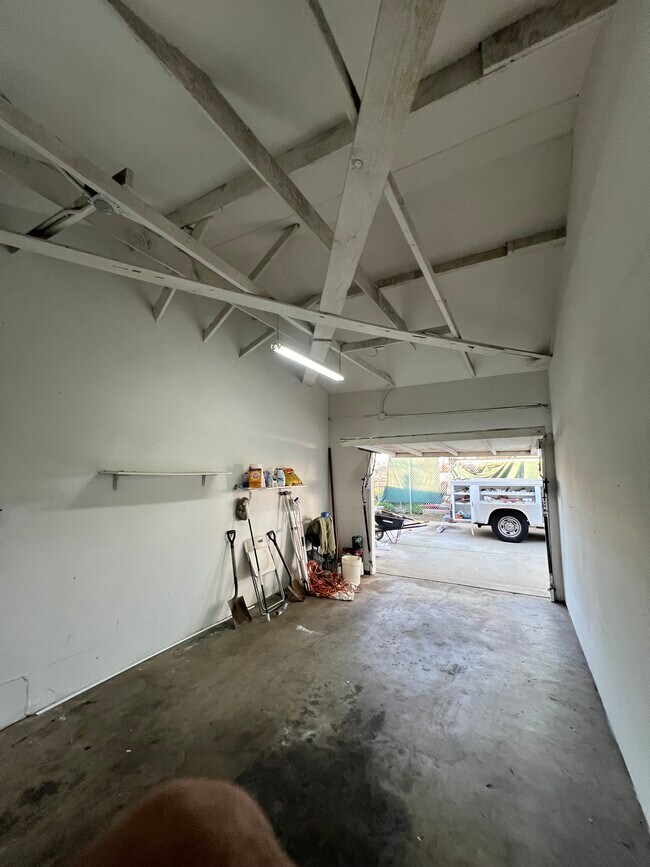 Garage - 940 N Cedar St