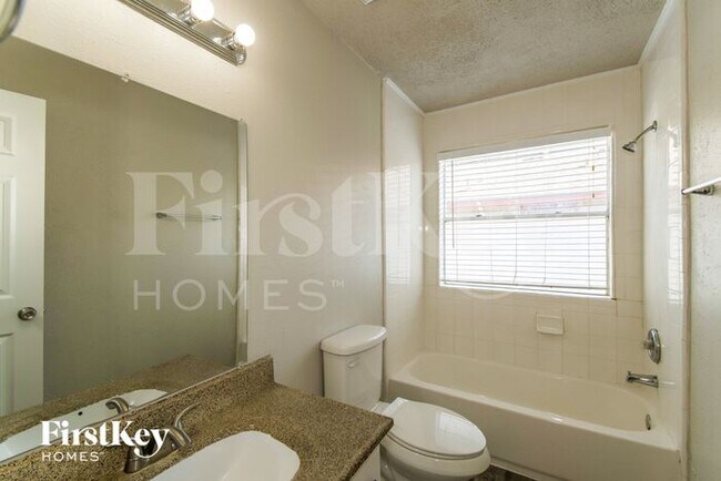 Building Photo - 1219 Catskill Dr