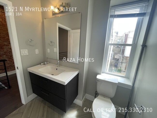 Building Photo - 1521 N Myrtlewood St