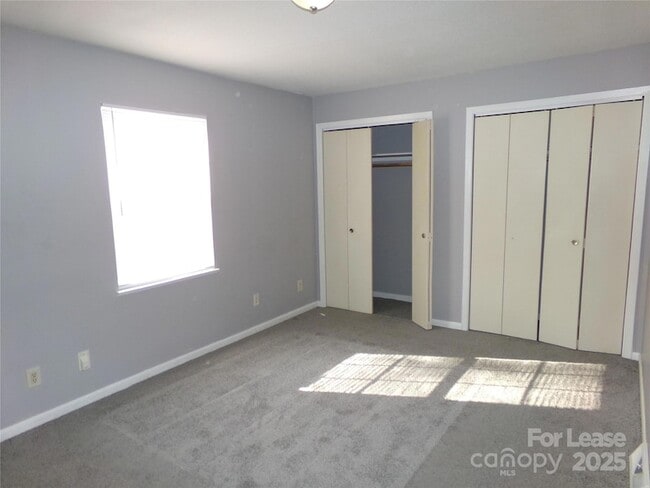 Building Photo - 1351 N 6th St