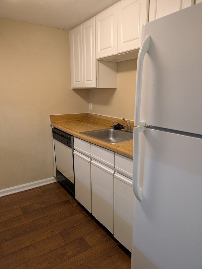 Building Photo - 2/2 Duplex Convenient to TCC and FSU