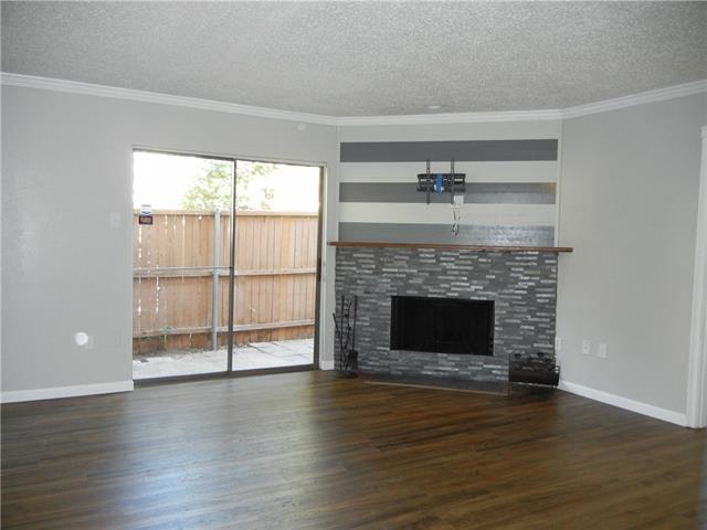 Primary Photo - 887 Dublin Dr