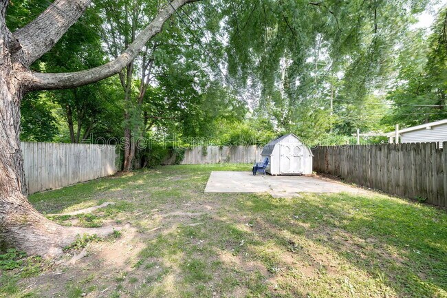 Building Photo - 5161 Primrose Ave