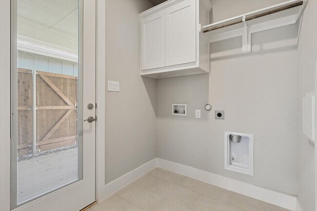 Building Photo - 514 Woodside Trl