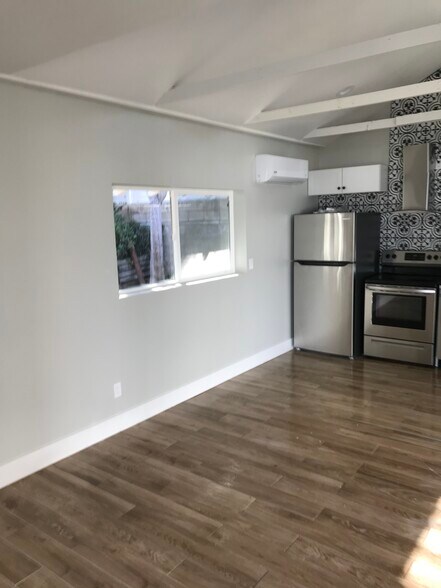 Building Photo - 706 Vale View Dr