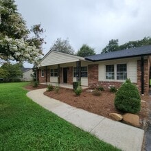Building Photo - Remodeled Brick Ranch FOR RENT in Kernersv...