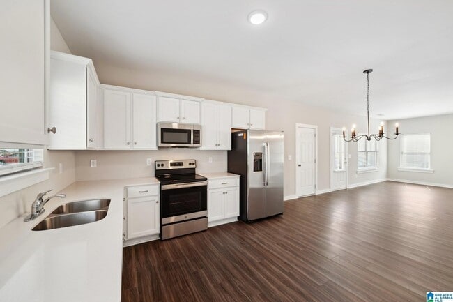 Building Photo - 129 Kings Wy