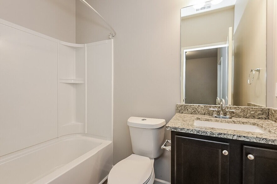 Building Photo - 13 Easy Goer Ct