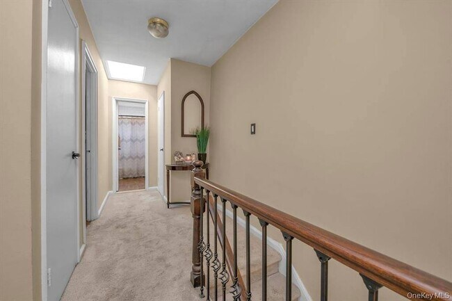 Building Photo - 2433 Young Ave