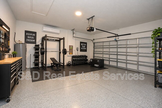 Building Photo - 5507 Freesia Dr