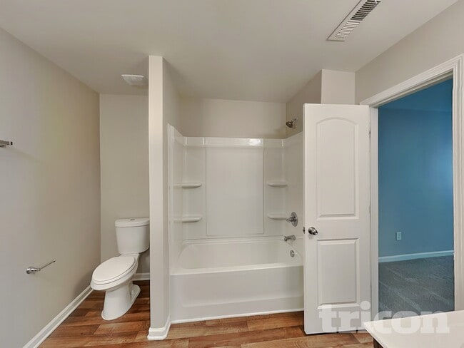 Building Photo - 151 Autumn Woods Dr