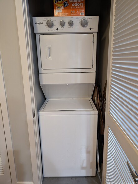 Building Photo - 301 Demonbreun St