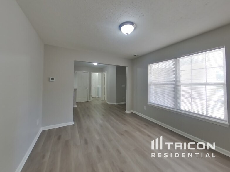 Building Photo - 8140 Carina Dr