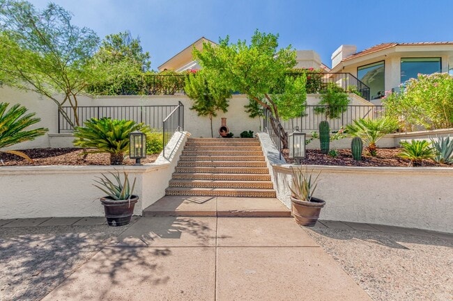 Building Photo - 5655 Camelback Canyon Dr