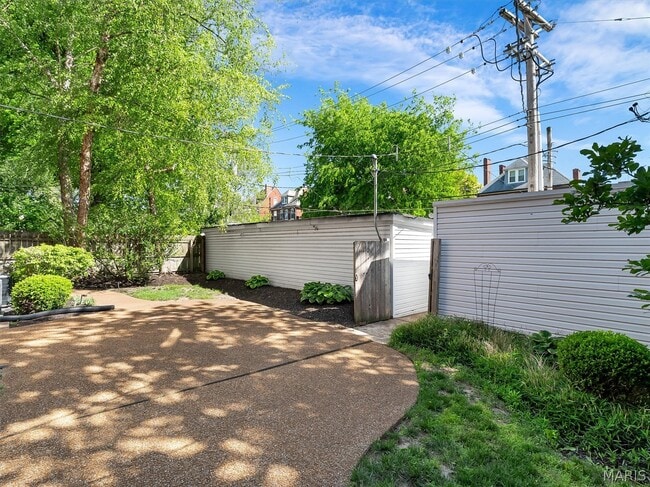 Building Photo - 3548 Victor St