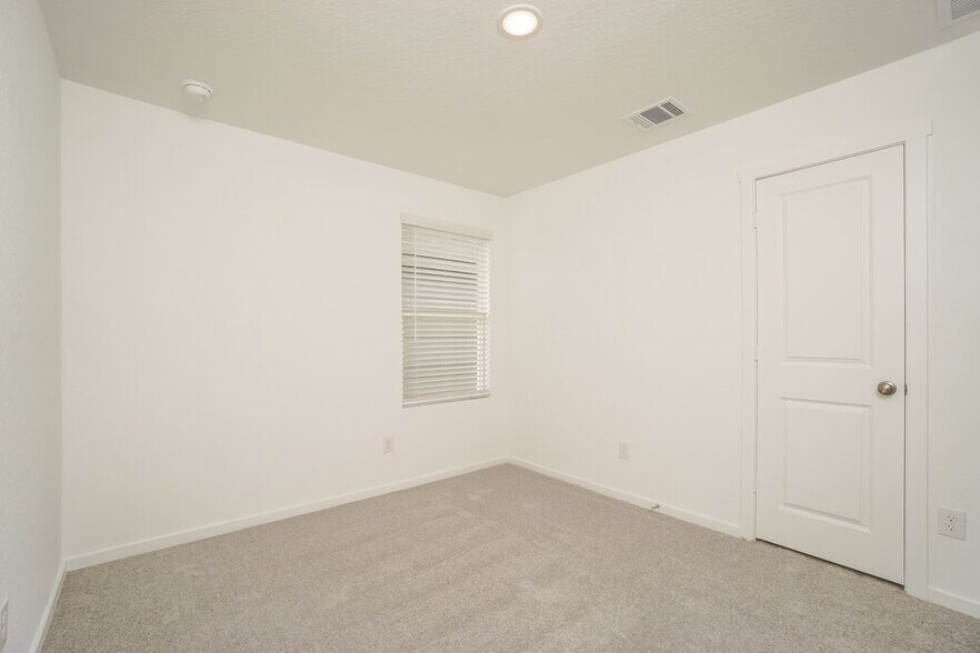 Building Photo - 540 Roquefort St