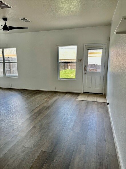 Building Photo - 29740 Sullivan Oaks Dr