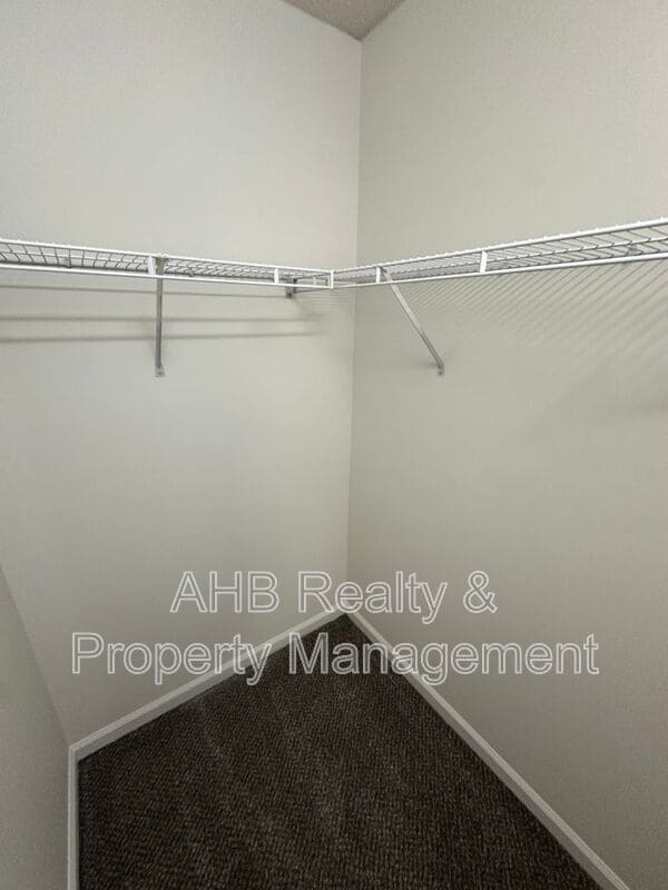 Building Photo - 3475 Forestdale Dr