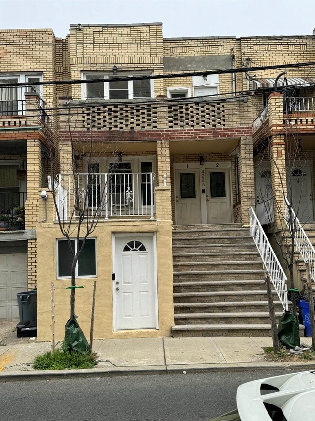 Primary Photo - 426A 63rd St
