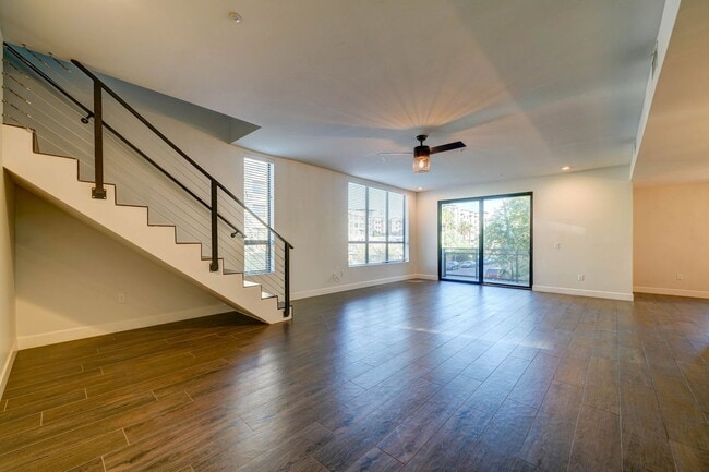 Building Photo - 504 E Roosevelt St
