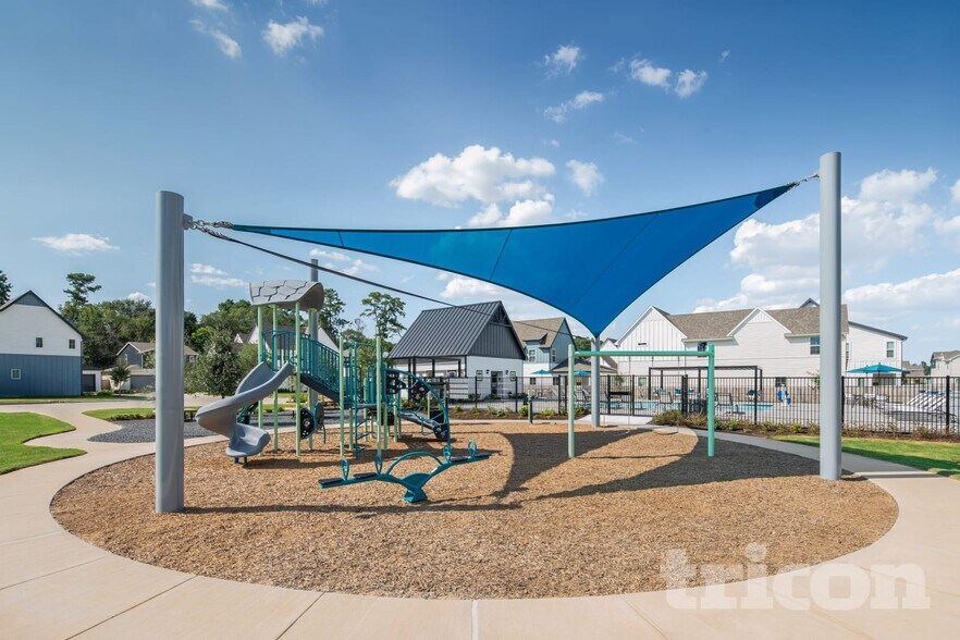 Building Photo - 9835 Willow Creek Commerce Dr