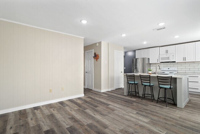 Building Photo - 17114 Beaver Springs Dr