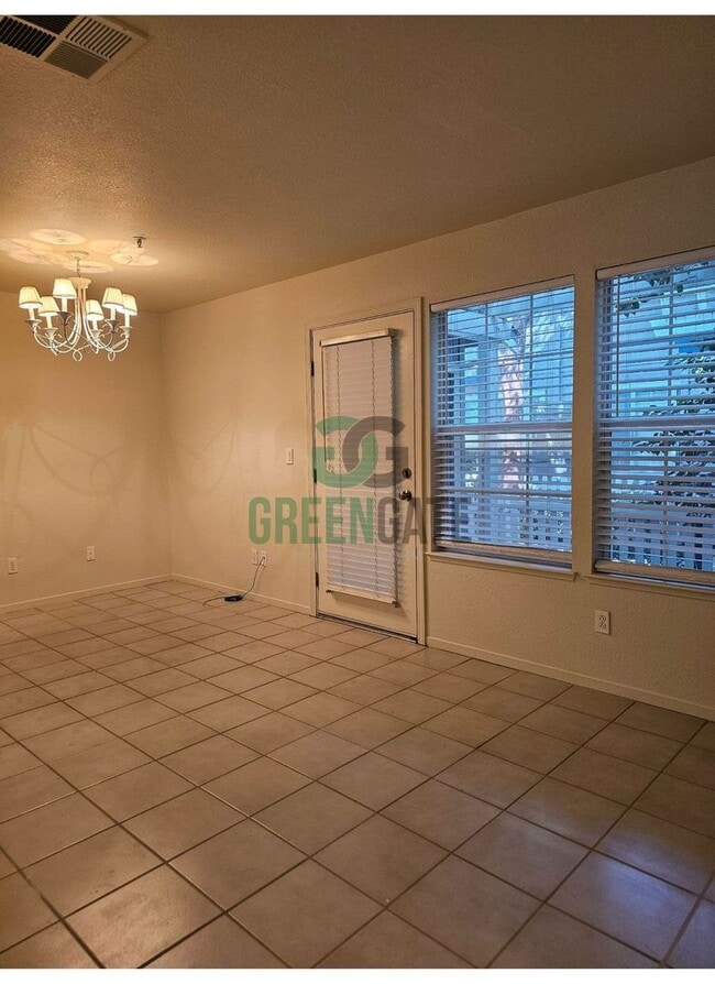 Building Photo - Charming 3 Bedroom 2 Bath Condo in TRACY! ...