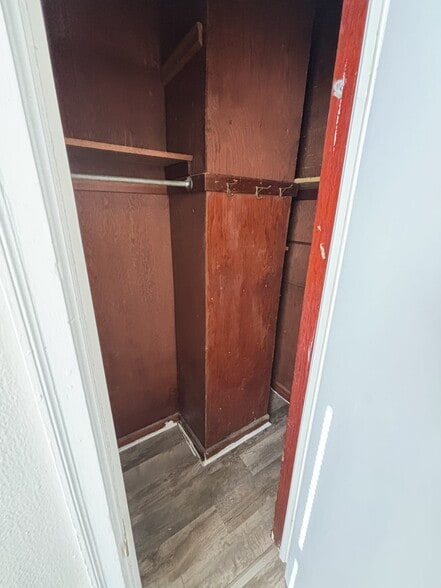 Building Photo - 472 Case Ave