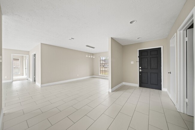 Building Photo - 7010 Pembrough Ln