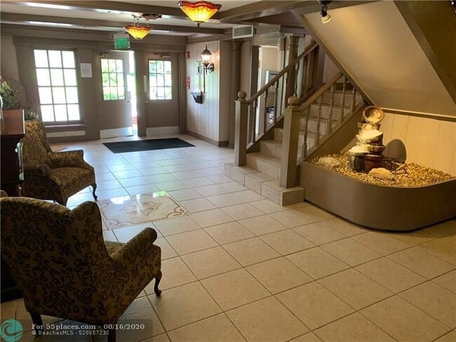 Building Photo - 3660 Inverrary Dr