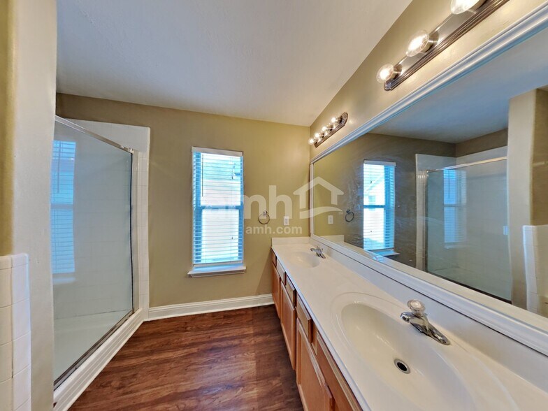 Building Photo - 15310 Lucky Star Dr