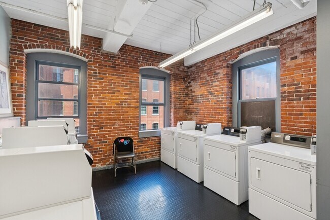 Building Photo - 1 Saco Island Terrace