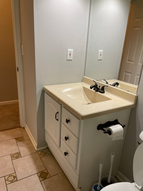 Building Photo - 1905 Tall Oaks Dr